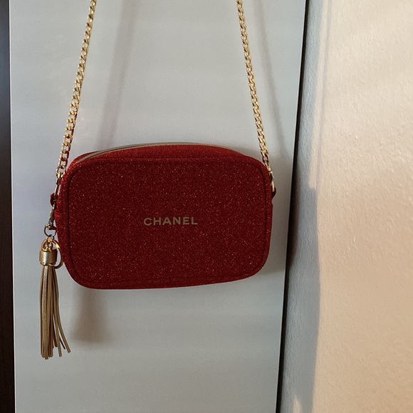 Limited Edition 2021 Chanel Cosmetics Pouch. - Picture 8 of 8